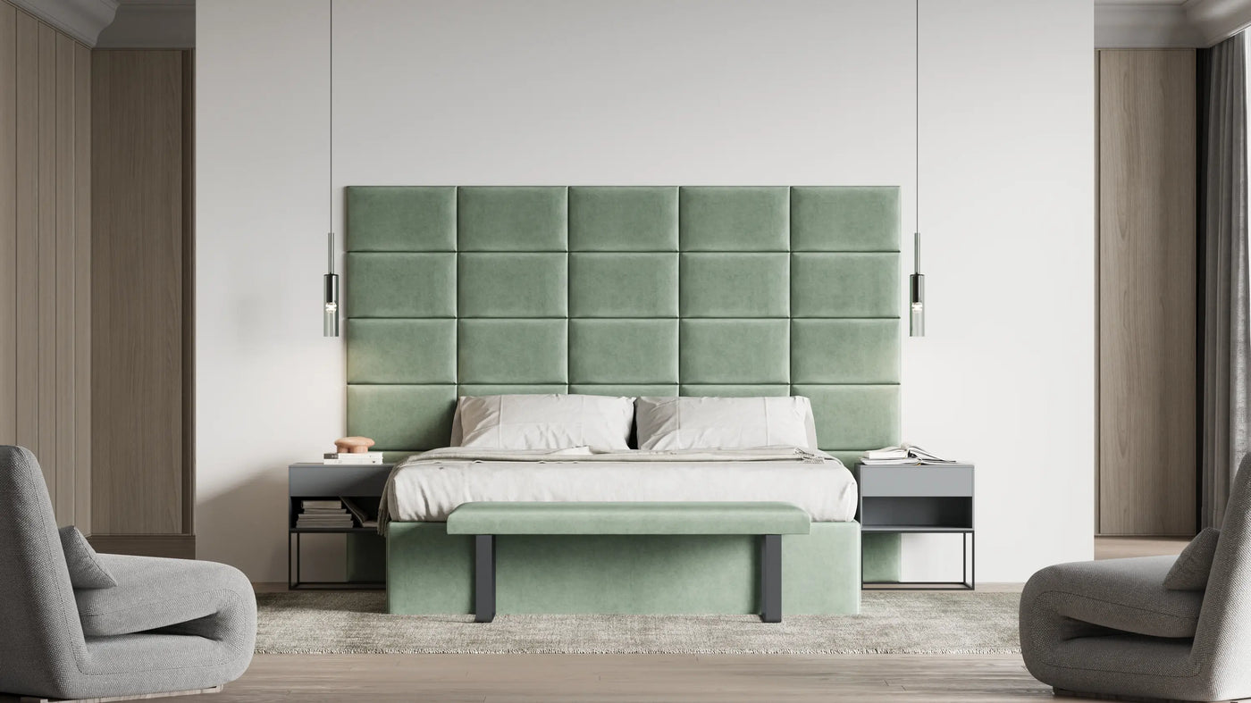Modernes Bettkopfteil aus mintgrünen Wandpolstern hochwertige Polsterpaneele aus Samt für stilvolle Schlafzimmergestaltung.